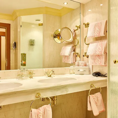 Hotel Thermenwelt Pulverer